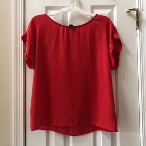 Red short sleeve chiffon shirt